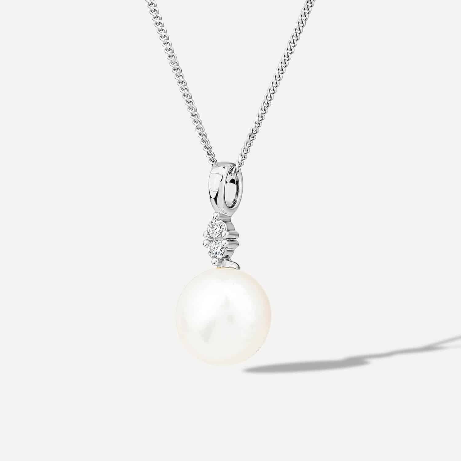 9ct White Gold 0.04ct Top Diamond & Freshwater Pearl Pendant 1 9ct White Gold 0.04ct Top Diamond & Freshwater Pearl Pendant