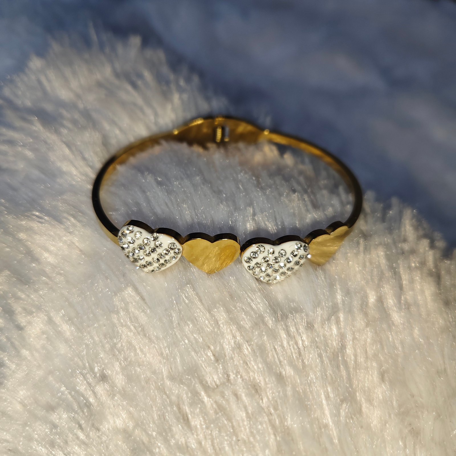 Heart Shaped Anti Tarnish Bracelet 3 Heart Shaped Anti Tarnish Bracelet - Image 3