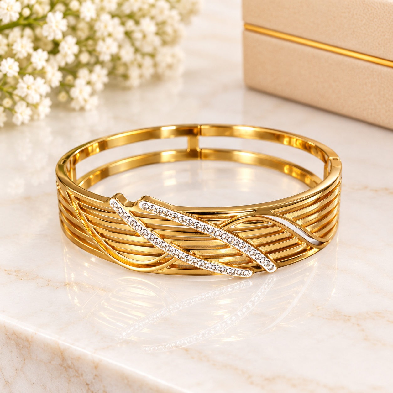Elegant Anti-Tarnish Bracelet for Women – Leaf Pattern Crystal Design 1 Leaf pattern crystal bracelet with layered gold-tone cuff